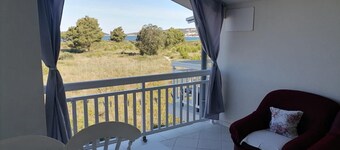 Apartments Libertas - Two Bedroom Apartment with with Terrace and Sea View (7)