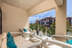 Apartment - Waykiri Lux Condo 2 Balconies Near Marriott Ritz (Noord)