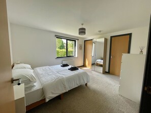 2 makuuhuonetta, Wi-Fi, vuodevaatteet