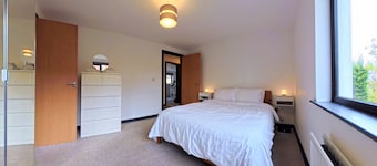 2 Bed 2 Bath Garden Apartment - The Greenway Getaway!