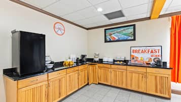 Free daily continental breakfast