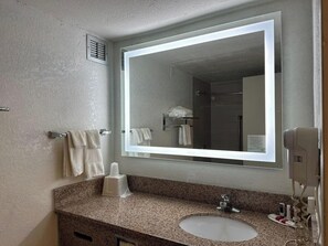 Produtos de toalete grátis, secador de cabelo (mediante solicitação)