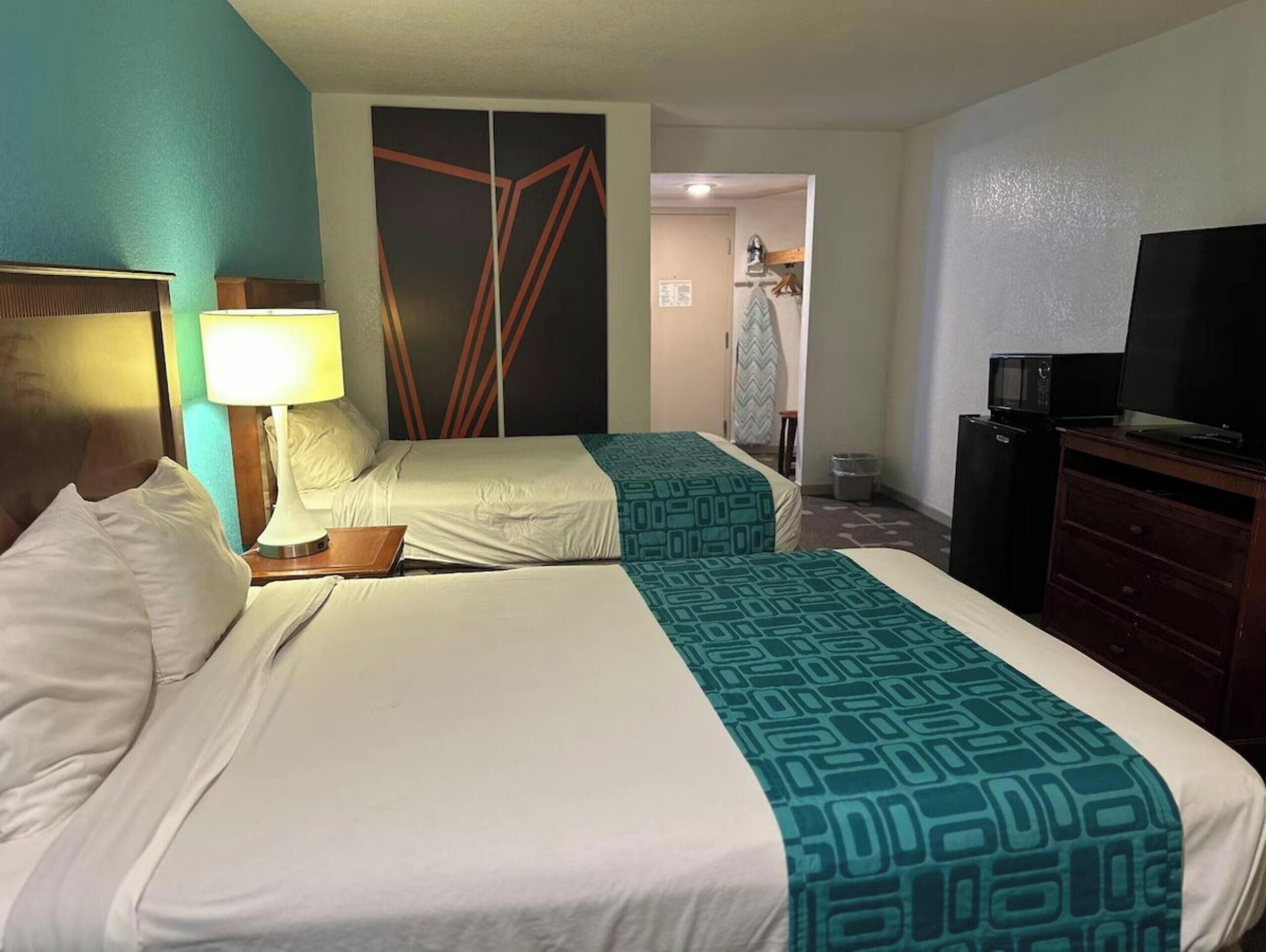 Desk, iron/ironing board, free WiFi, bed sheets