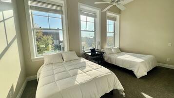 2 chambres, fer et planche à repasser, Wi-Fi, draps fournis