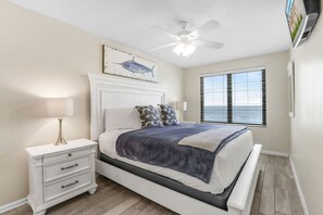 Apartment | 2 bedrooms - Island Winds West 774- Walk to Hangout Beachfront (Gulf Shores)
