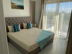 4 bedrooms, in-room safe, desk, iron/ironing board - Lady Anne's villa, a new & modern, cosy in Grand-Bay, 3 mins drive to the beach (Grand Baie)