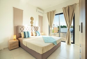 4 bedrooms, in-room safe, desk, iron/ironing board - Lady Anne's villa, a new & modern, cosy in Grand-Bay, 3 mins drive to the beach (Grand Baie)