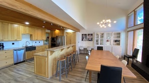 Dining - 5 Bedroom Ski Retreat within walking distance of Canyons Cabriolet (Park City)