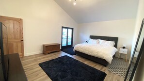 5 Schlafzimmer, Bügeleisen/Bügelbrett, WLAN, Bettwäsche