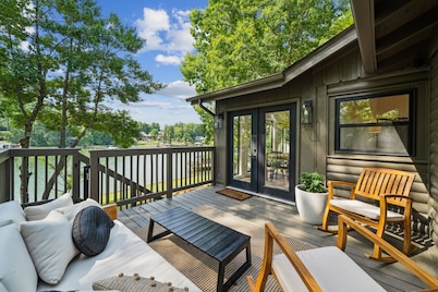 Waterfront Luxury Cabin with Sunset Views- New to Lake Norman