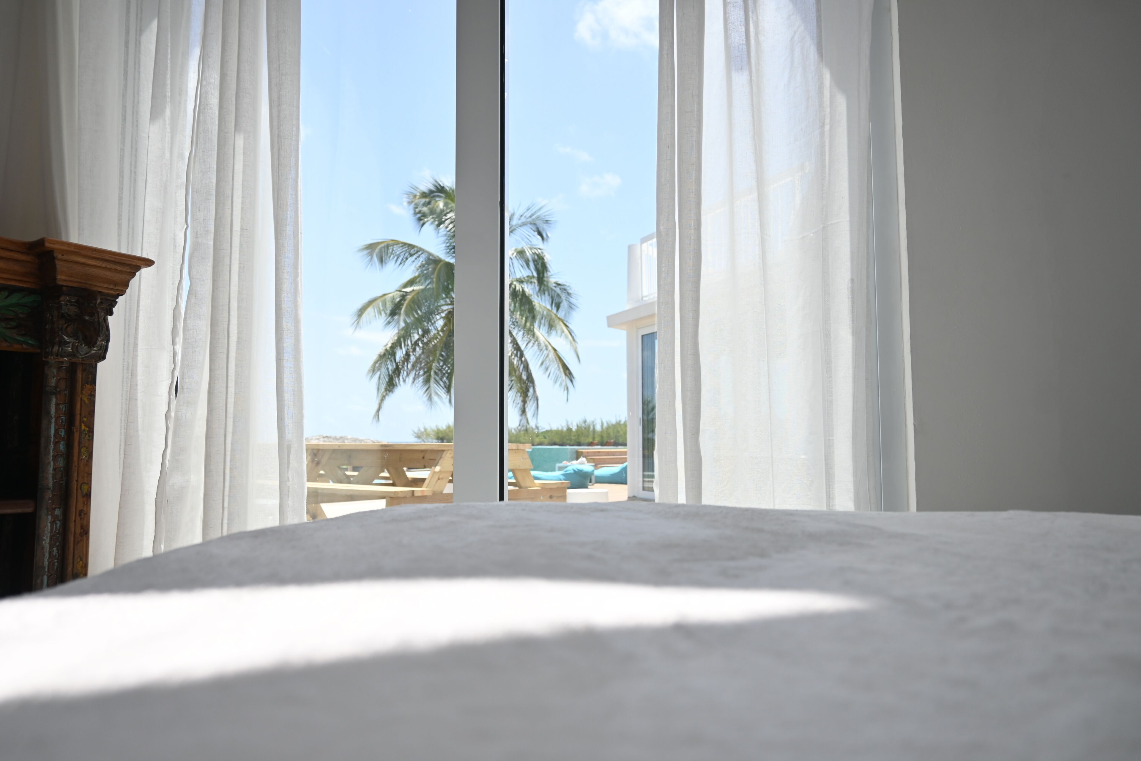 6 quartos, escrivaninha, ferros/tábuas de passar roupa