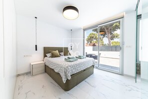 3 sovrum, strykjärn/strykbräda, gratis wi-fi och sängkläder