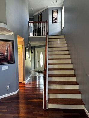 Interior - Charming 2-bedroom townhome with game room, WiFi, AC, only 10 min to Dollywood. (Sevierville)