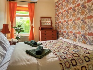 2 bedrooms, free WiFi, bed sheets - 2 bedroom accommodation in Tylorstown (Tylorstown)