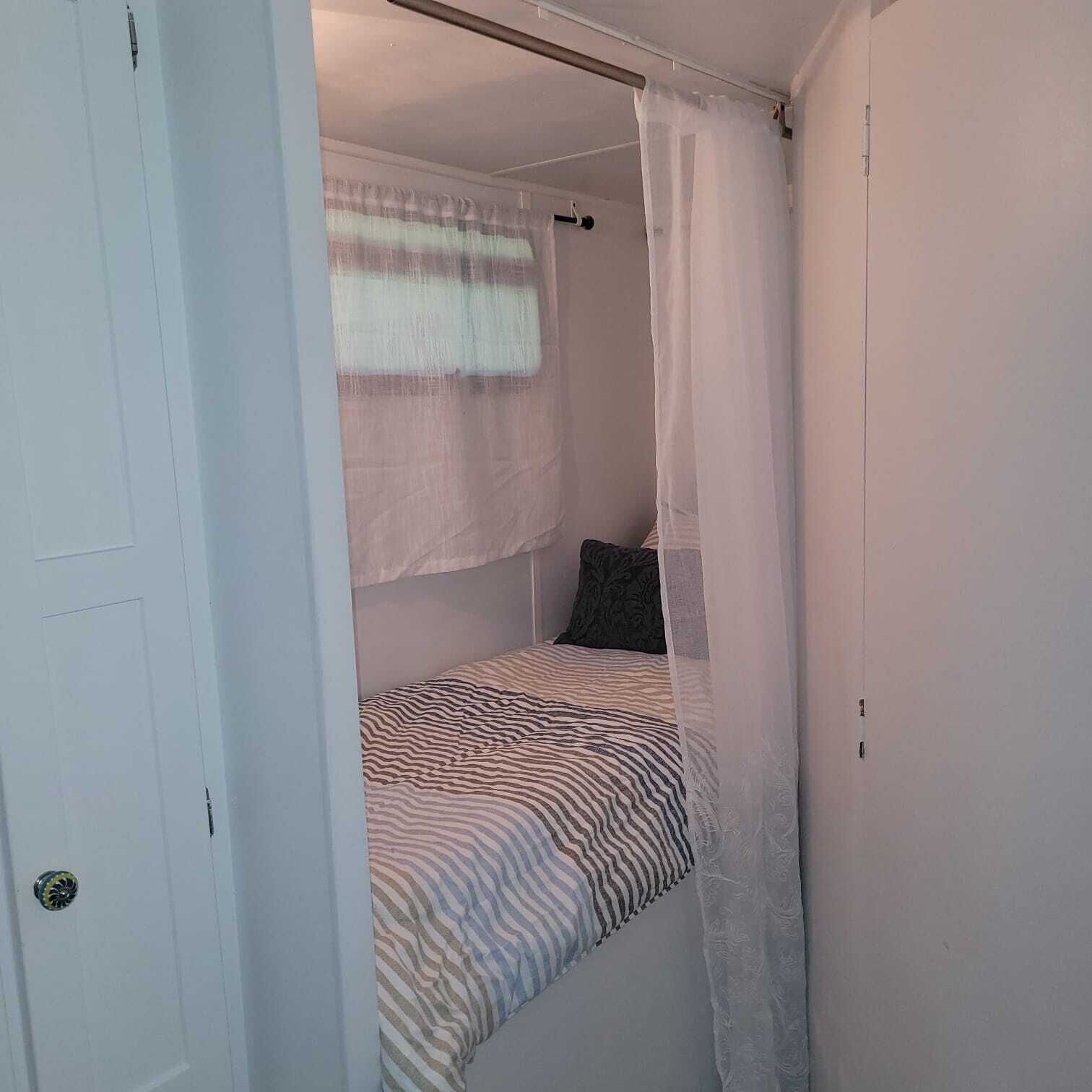 1 chambre, fer et planche à repasser, Wi-Fi, literie fournie