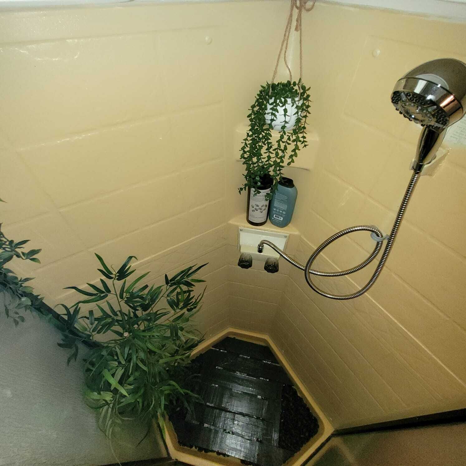Hårtørrer, håndklæder, Sæbe, Toiletpapir