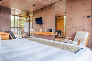 Deluxe Suite, Balcony, Valley View | Egyptian cotton sheets, premium bedding, in-room safe, free WiFi