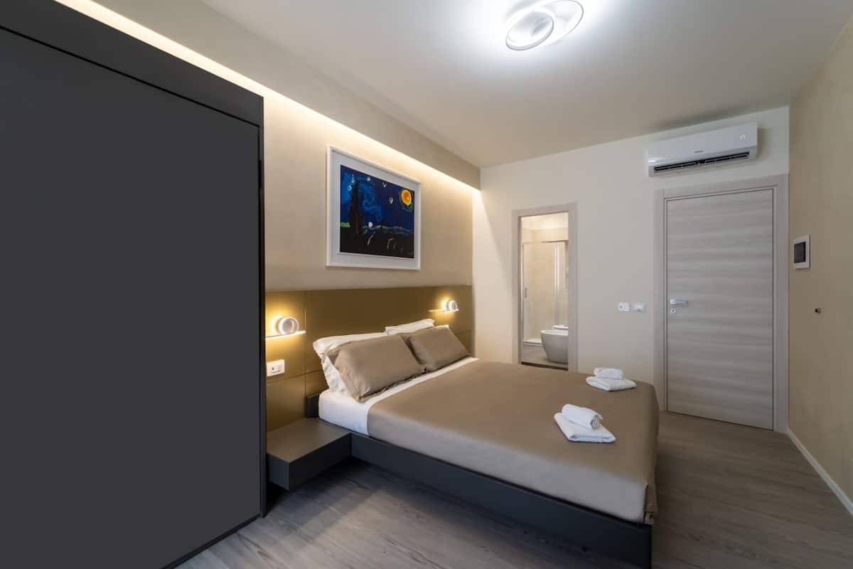 Deluxe Triple Room, Private Bathroom, Sea View | Premium bedding, minibar, individually decorated, individually furnished