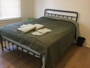 Iron/ironing board, WiFi, bed sheets