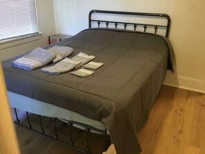 Strykejern/-brett, wi-fi og sengetøy