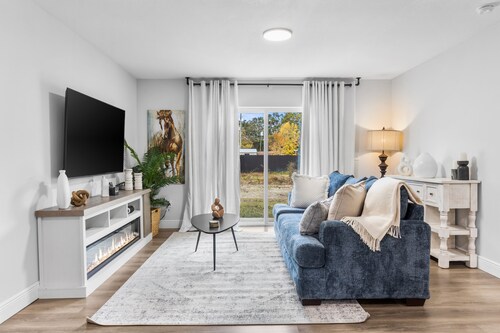 Relax by Golden Ocala Golf Course and WEC 7 min drive
