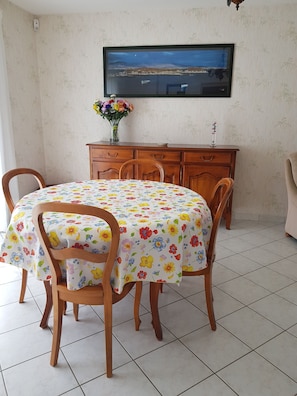Dining - Maison Individuelle "An Ti Ruz" (Saint-Nicolas-de-Redon)