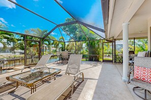 Interior - Waterfront,  snowbird friendly, solar warmed pool, spa, dock (Cape Coral)