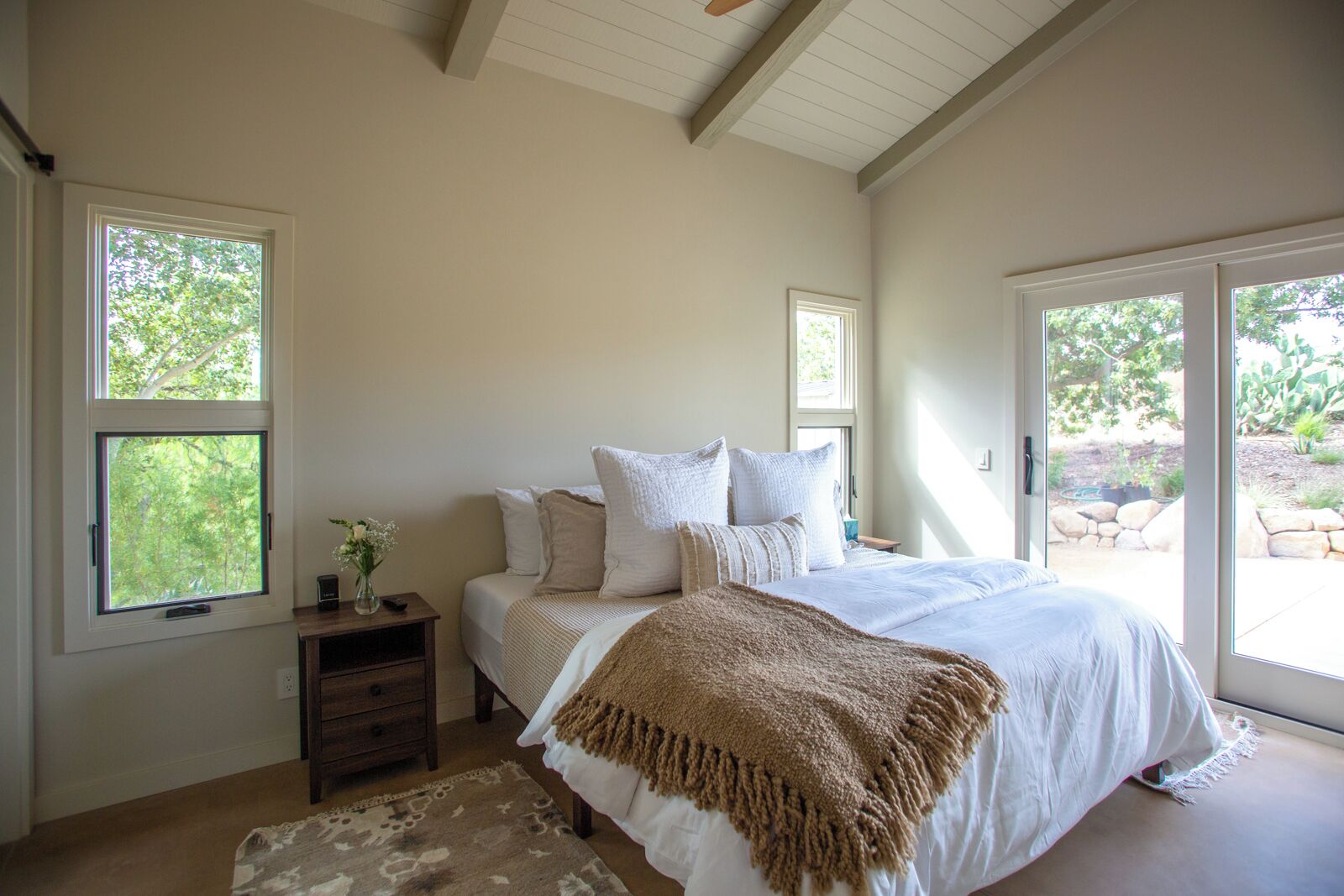 Brand New Construction In a Converted Barn with Hot Tub, WiFi, AC in Santa Ynez