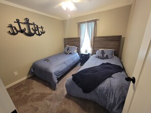 3 bedrooms, free WiFi, bed sheets, wheelchair access