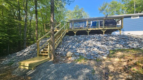 Welcome to-"Salt Marsh Cottage" on Grand Marsh Bay with Eagles, loons & Seabirds