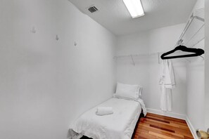 3 habitaciones y caja de seguridad en la habitación