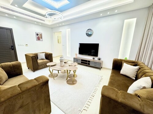 Makkah Modern Luxurious Apartment Near Haram With Living and Full Kitchen