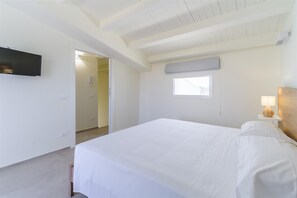 2 室のベッドルーム、アイロン / アイロン台、WiFi (無料)、ベッドシーツ