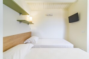 2 bedrooms, iron/ironing board, free WiFi, bed sheets - Aloe, Villa in Marina di Ragusa (Sicily) with pool by the sea (Marina di Ragusa)