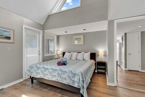 2 Schlafzimmer, Schreibtisch, Bügeleisen/Bügelbrett, WLAN