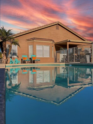 Outdoor pool - Kimberly Surprise (Surprise)