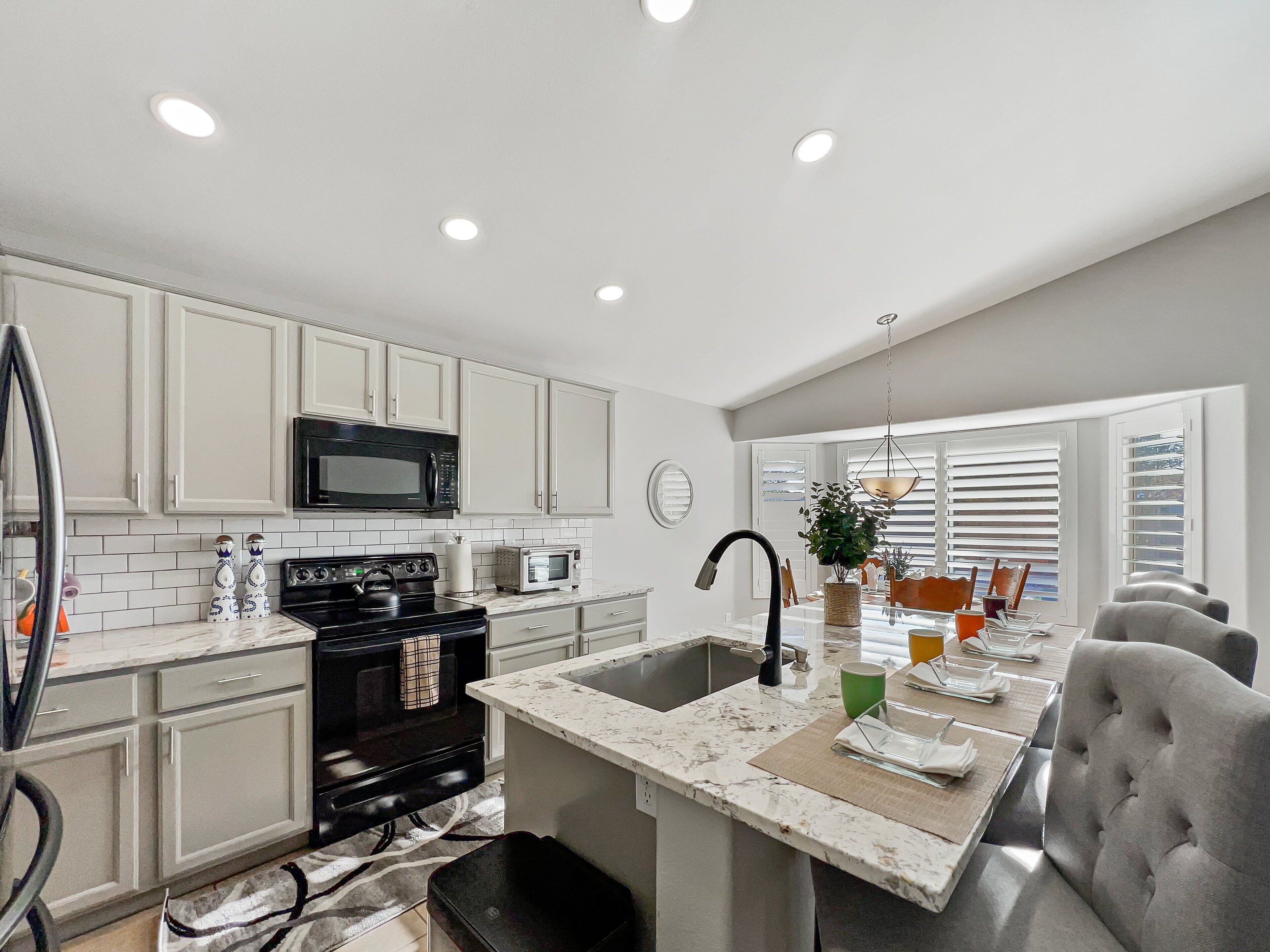 House, Multiple Beds, Pool Access, City View (Kimberly Surprise) | Private kitchen | Coffee/tea maker