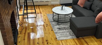 Modern 1-bedroom Garden Apartment with Backyard, up to 25 mins to Times Square
