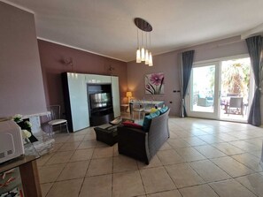 TV - CASA SINZIAS WITH SWIMMING POOL 9 BEDS (Cala Sinzias)