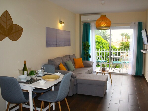 Living area - Sunrise Maspalomas by Privilege (Maspalomas)