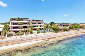 Exterior - Casa Azure OceanFront Bliss (Kralendijk)