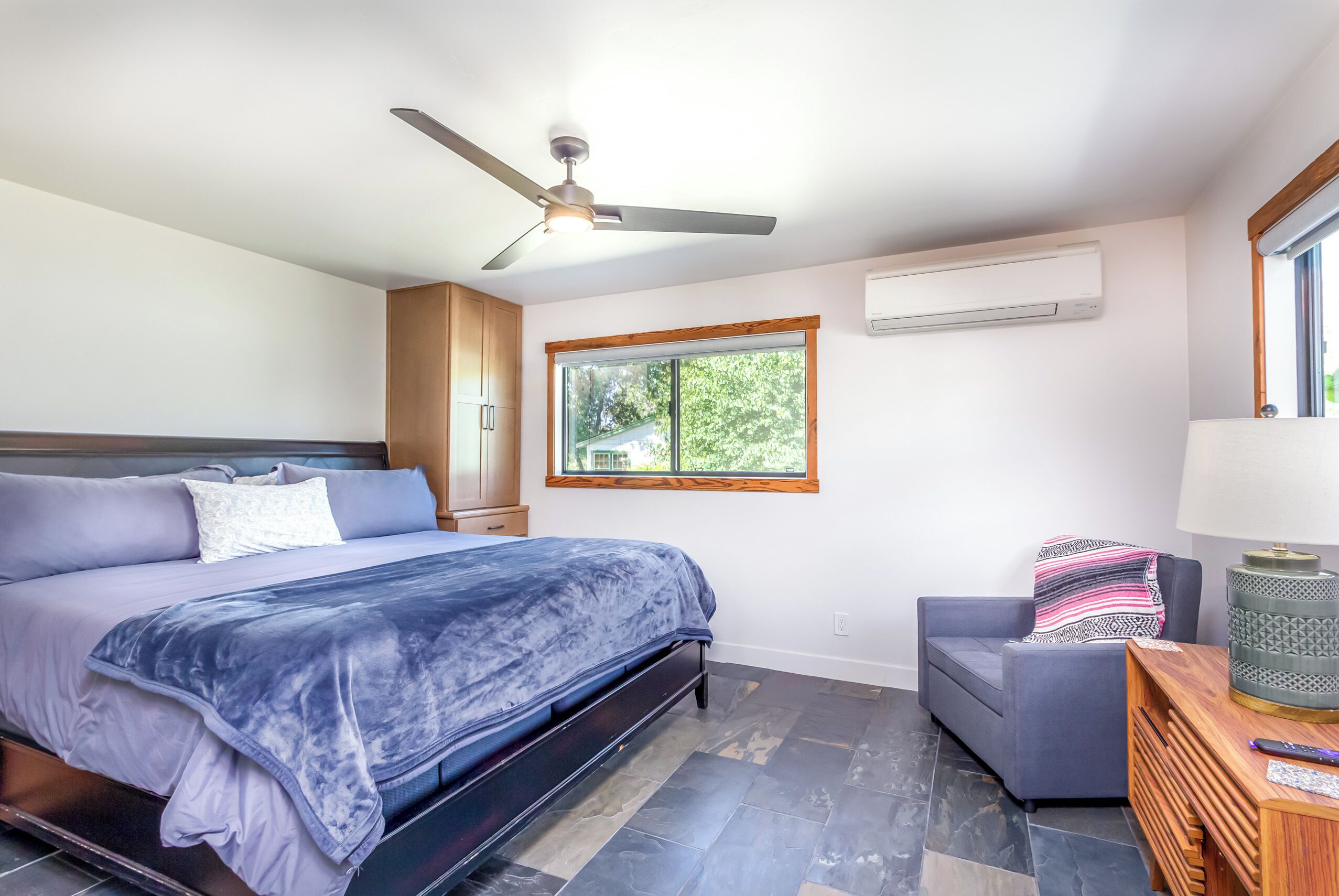 4 bedrooms, WiFi, bed sheets