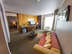1 bedroom, in-room safe, desk, laptop workspace