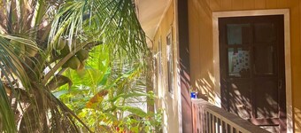 Island Style Home, low key rental