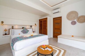 1 habitación, escritorio y espacio para trabajar con laptop 