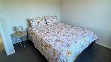 4 bedrooms, WiFi, bed sheets
