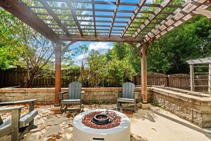 Terrace/patio - ⥼The Aire⥽ Bright 3200 SQ FEET 4 Bed 3 Bath Home (Madison)