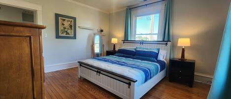 4 chambres, fer et planche à repasser, lit parapluie, Wi-Fi gratuit