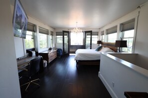 3 bedrooms, iron/ironing board, WiFi, bed sheets - Charming 3-bedroom house in Whitefish (Whitefish)