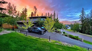 Property grounds - Charming 3-bedroom house in Whitefish (Whitefish)